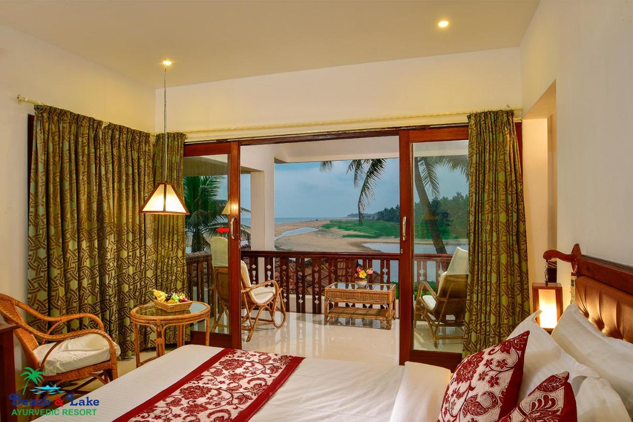 Beach And Lake Ayurvedic Resort, Ковалам Экстерьер фото