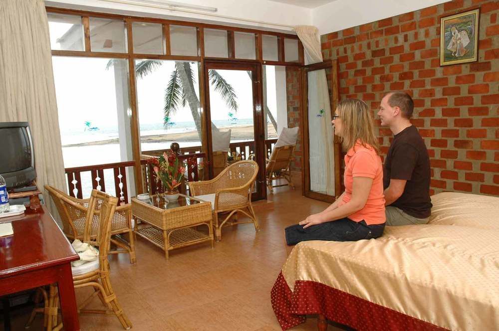 Beach And Lake Ayurvedic Resort, Ковалам Экстерьер фото
