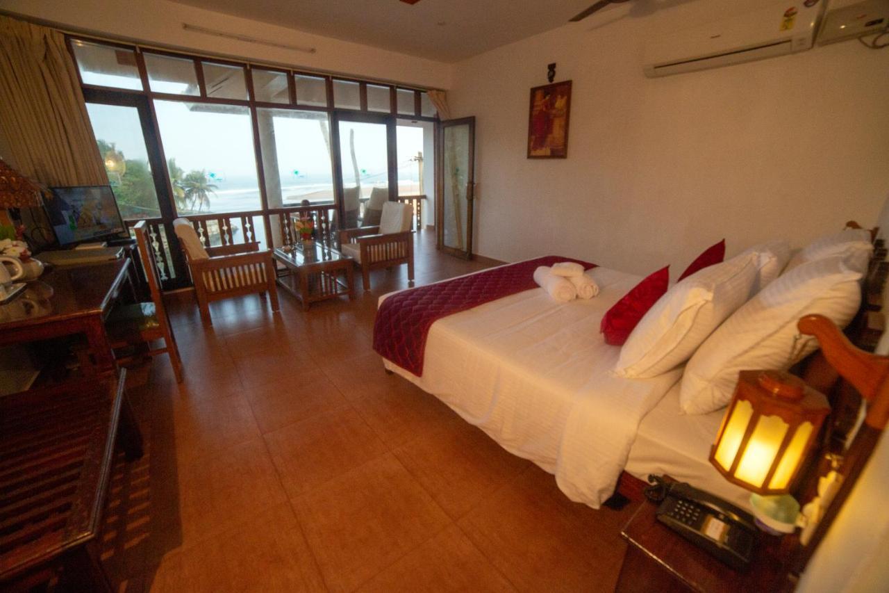 Beach And Lake Ayurvedic Resort, Ковалам Экстерьер фото